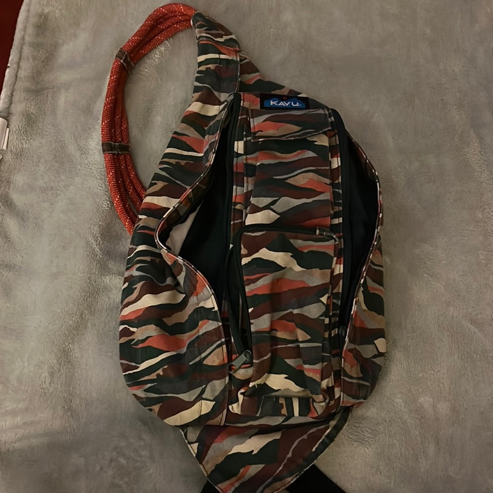 Cute Kavu Side Bag!